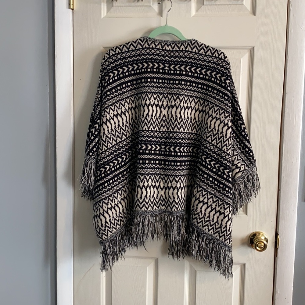 Cardigan - Picture 2 of 8
